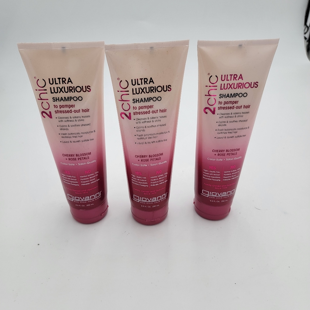 2Chic Ultra Luxurious Shampoo 3 Bottles +- 8.5 fl oz / 250 mL